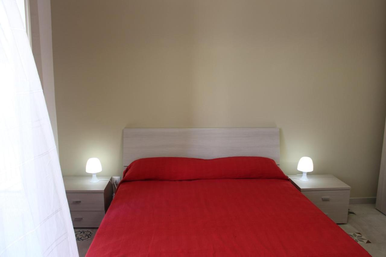 Appartement La Stanza Vicino Al Mare , Una Camera Da Letto E Bagno Con Balcone Vista Mare à Balestrate Extérieur photo