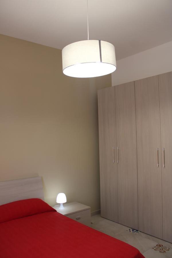 Appartement La Stanza Vicino Al Mare , Una Camera Da Letto E Bagno Con Balcone Vista Mare à Balestrate Extérieur photo